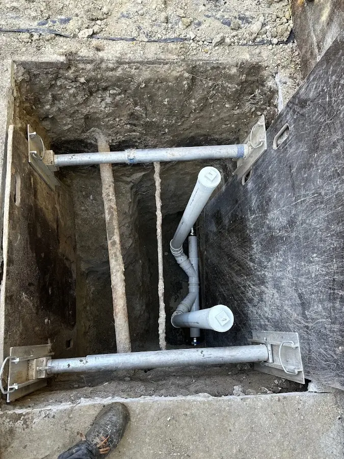 Experienced plumber completing Drain Cleaning work in Golden Hills